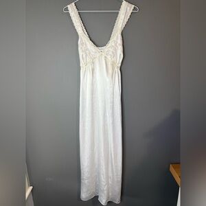Vintage 80’s Kay Anna size Small Elegant White Lace Nightgown, cottage core